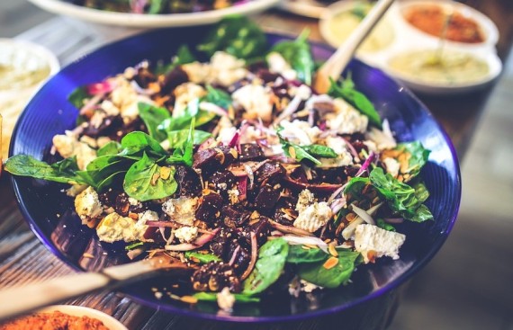 beet spinach quinoa salad